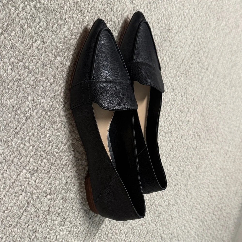 Vince Camuto Black Pointed-Toe Leather Loafers - Picture 2 of 3